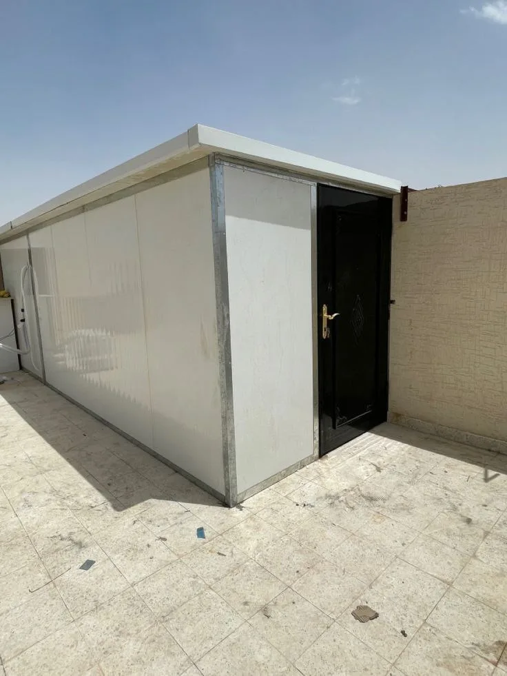 تركيب غرف سندويش بنل بالرياض - عزل حراري ومائي متطور