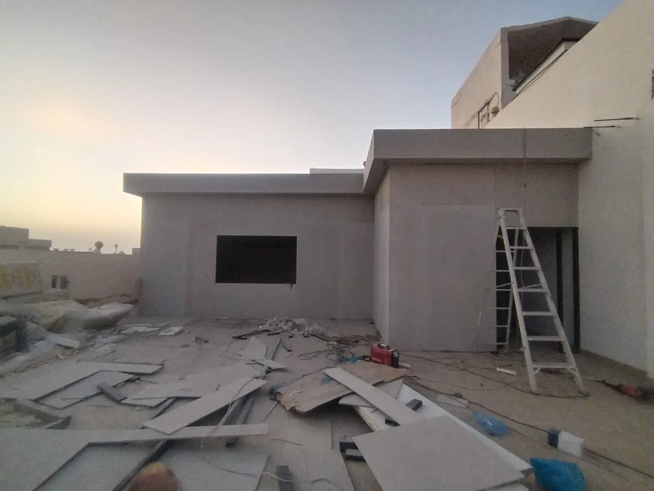 مقاول بناء ملاحق سندويش بنل بالرياض - جاهزة وسريعة